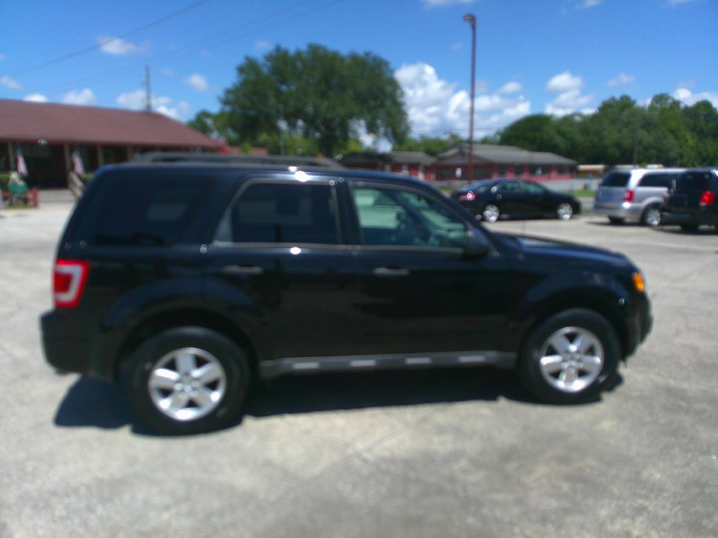 2012 BLACK FORD ESCAPE XLT (1FMCU0D76CK) , located at 1200 Cassat Avenue, Jacksonville, FL, 32205, (904) 695-1885, 30.302404, -81.731033 - Photo#4